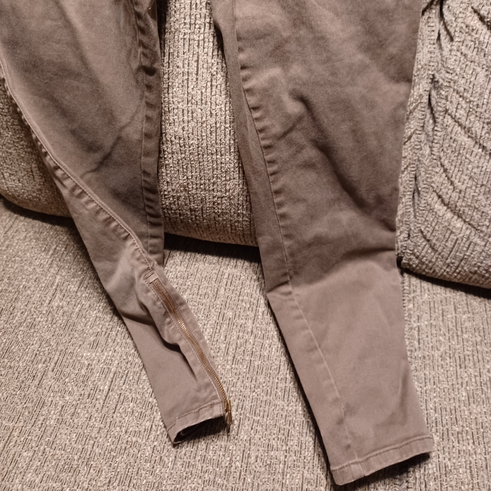 Pants - Picture 2 of 3